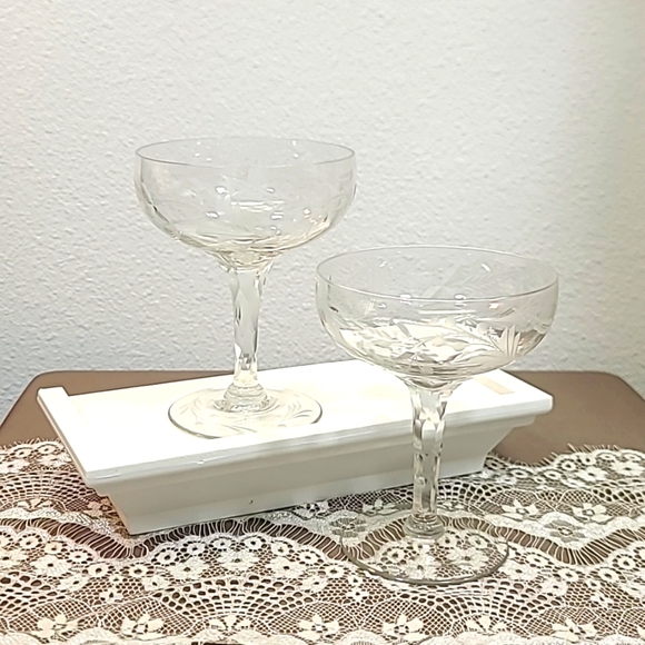 Vintage Etched Glass Set of Two Wine Glasses - Picture 1 of 8